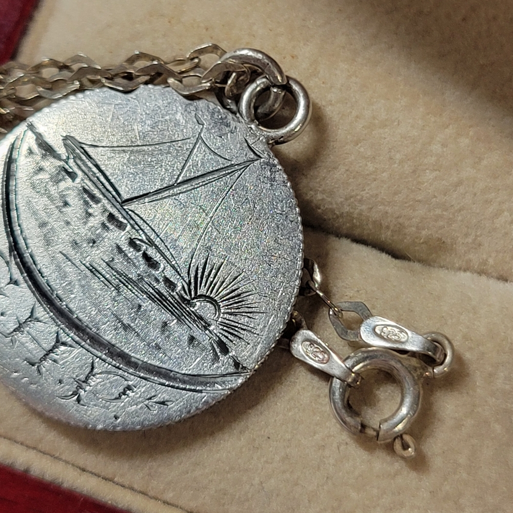 Silver 925  Sailboat Pendant Necklace - Etched Coin Design - Picture 6 of 7